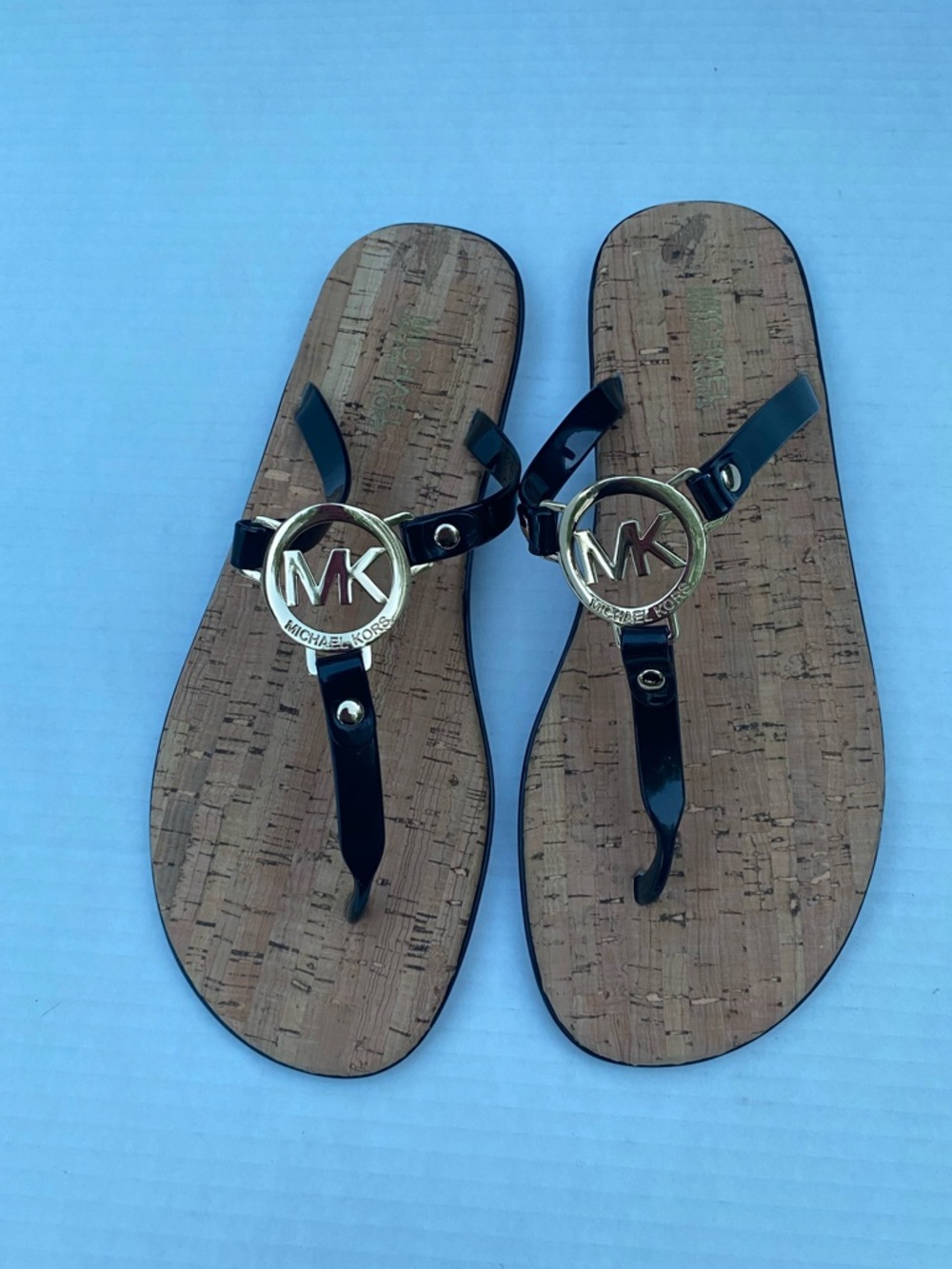 Michael Kors Black Patent Thong Sandals with Gold Logo Accent🖤✨